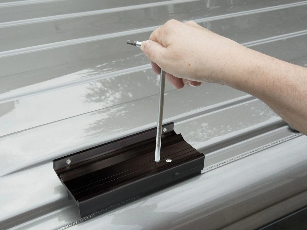 Fiamma F40Van Deep Black Kassettenmarkise 10 Fiamma F40Van Deep Black Kassettenmarkise – Bild 8